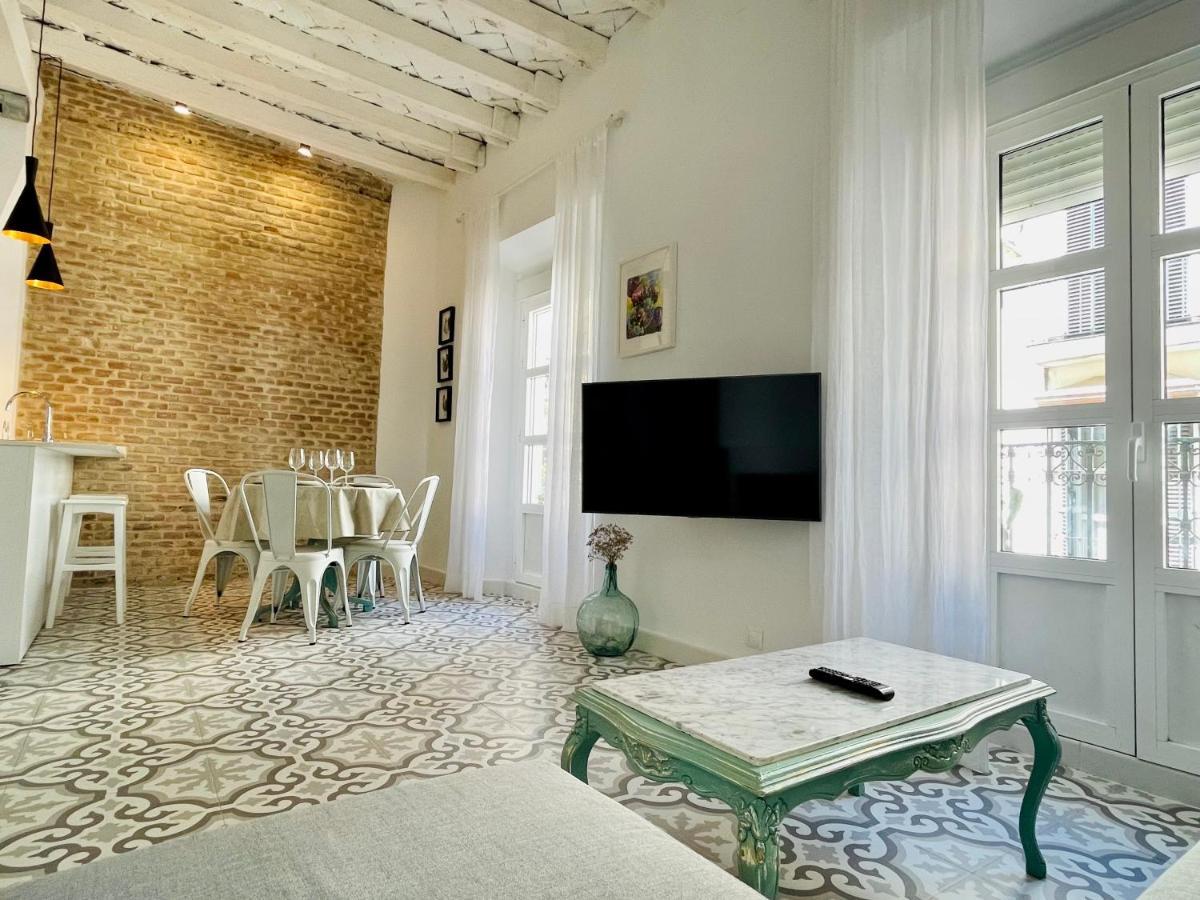 Modern Apartment In The City Centre, La Alameda Seville Exterior photo